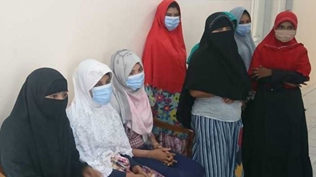 Kabur dari Pengungsian Aceh, 8 Wanita Rohingya Tertangkap di Bengkalis