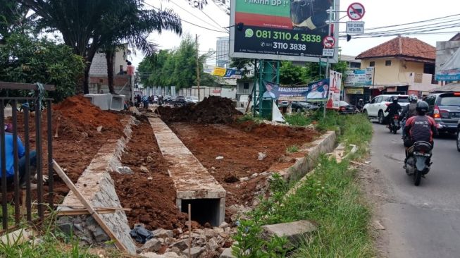 Perbaikan dan pelebaran jalan di Tangerang Selatan. (Dok : Pemkot Tangsel). 