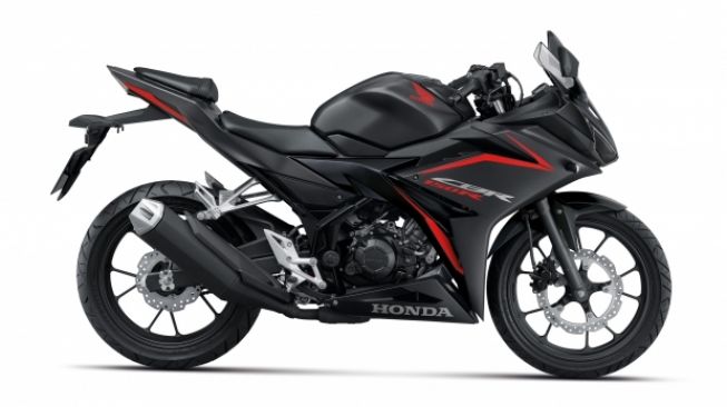 Honda CBR150R baru dengan warna hitam merah (Indianautoslog)