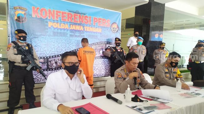 Ubah Lafal Adzan Hayya Alal Jihad, Sang Muadzin Ternyata Masih Dipenjara Karena Kasus Penipuan