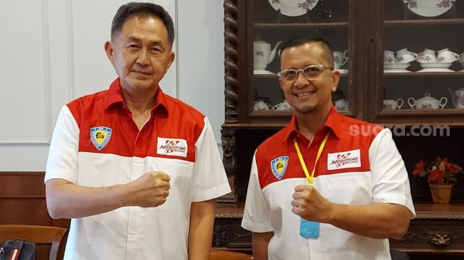 Irawan Sucahyono (kiri), Direktur Komersial MRTI, dan Kemal Syah Nasution [Suara.com/Manuel Jeghesta Nainggolan].