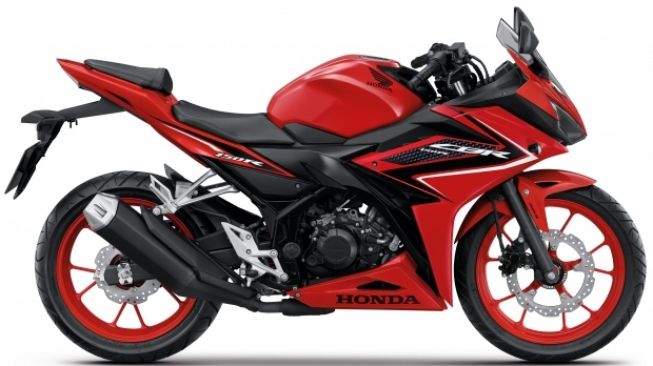 Honda CBR150R baru dengan warna red-black (Indianautosblog)