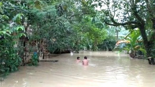 Banjir di Pandeglang Meluas, Desa di Cikeusik Terisolir