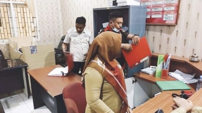 Korupsi Perjalanan Dinas, Penyidik Kejari Geledah Kantor DPRD Jeneponto