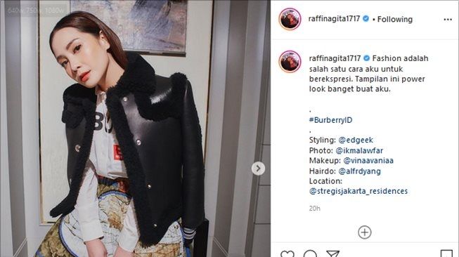 Pemotretan terbaru Nagita Slavina untuk Burberry Indonesia. (Instagram/@raffinagita_1717)