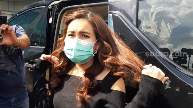 Ayu Ting Ting Pastikan Nyoblos di Pilkada Depok, Besok