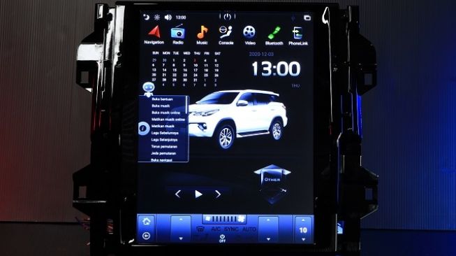 Head unit OEM Tesla dengan ukuran layar yang besar 12,1 inchi untuk Toyota Fortuner dan .Mitsubishi All New Pajero [Asuka TV]. 