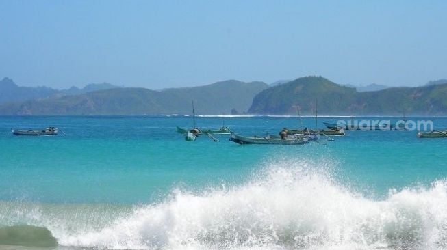 Suasana pantai di Bangko Bangko, pesisir selatan Pulau Lombok, segaris dengan kawasan Kuta - Mandalika [Suara.com/CNR ukirsari].