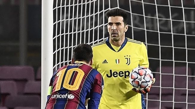 Tak Mau Jadi yang Kedua, Alasan Gianluigi Buffon Tolak Pinangan Barcelona