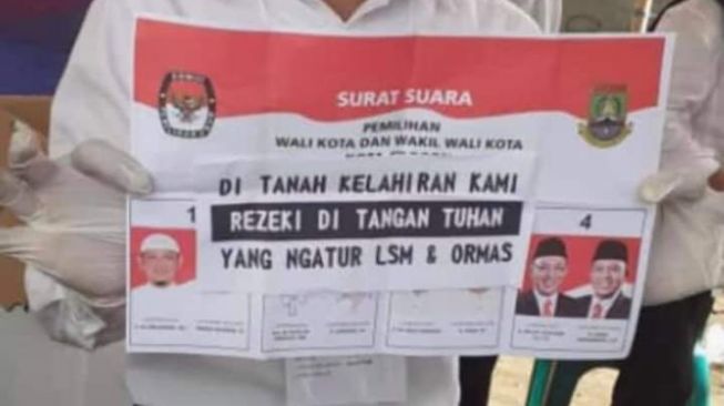 Surat suara Pilkada 2020 dicoret-coret (Twitter)