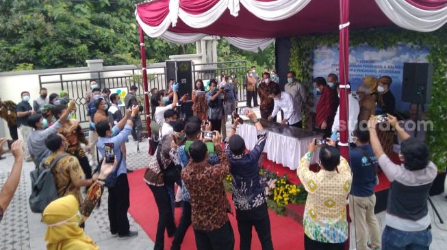 Waduh! Peresmian Gedung di Solo, Menkes Malah Abaikan Protokol Kesehatan