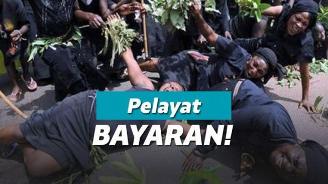 Pelayat Bayaran, Profesi Unik di Ghana yang Dibayar untuk Menangisi Jenazah