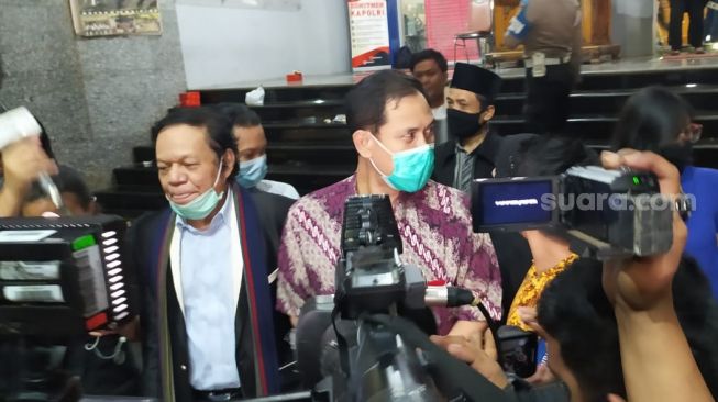 Munarman Akhirnya Dipolisikan, Mengapa Mereka Yakin Bisa Menjeratnya?