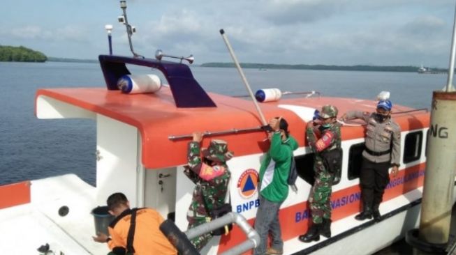 Sampan Dihantam Ombak Besar di Kayong Utara, Mandor Sawit Tewas Tenggelam