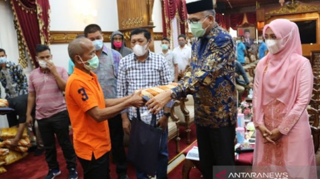 19 Nelayan yang Ditangkap-Dipenjara di India Akhirnya Tiba di Aceh