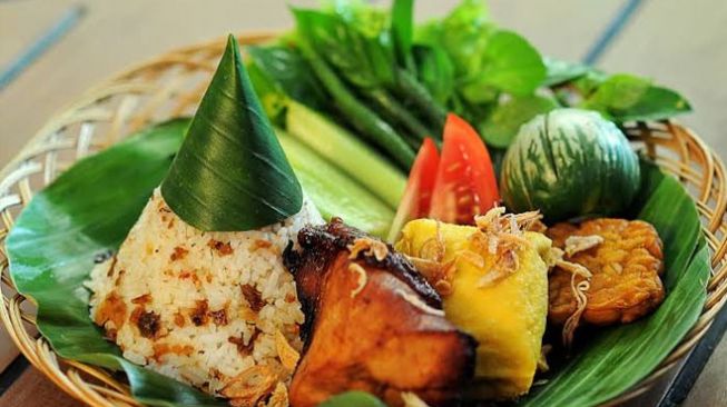 Nasi Tutug Oncom Khas Sunda Hadir di Cirebon