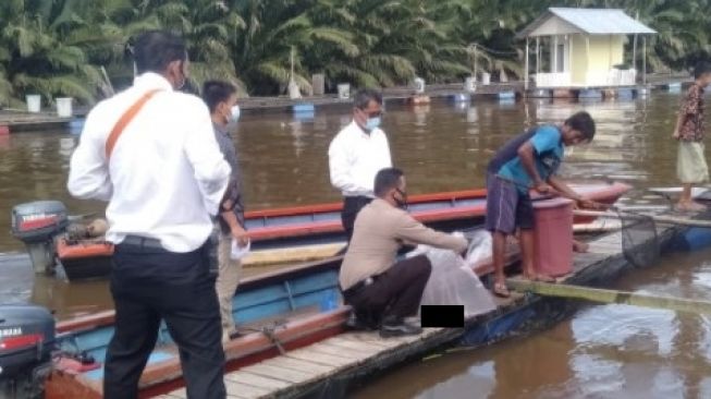 Mayat Bayi Mengapung di Keramba Ikan, Gegerkan Warga Mempawah