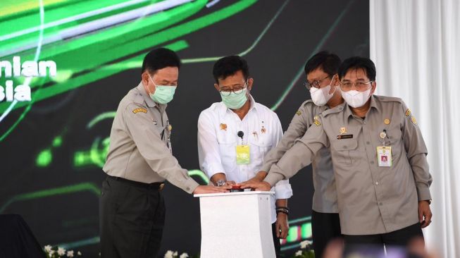 Mentan, Syahrul Yasin Limpo saat meluncurkan Smart Green House di Politeknik Pembangunan Pertanian (Polbangtan) Bogor. (Dok : Kementan)