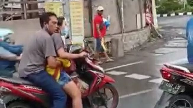Viral Video Sejoli Mesum di Lampu Merah Jalan Kenjeran Surabaya