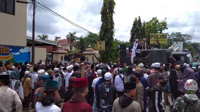 Gelombang Protes FPI, Mau Dipenjara Hingga Siap Mati untuk Habib Rizieq