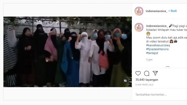 Emak-emak pendukung Habib Rizieq. (Instagram/@indonesiavoice_)