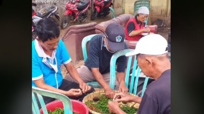 Cuplikan video viral di balik pernikahan (tiktok.com/@recehnbl)