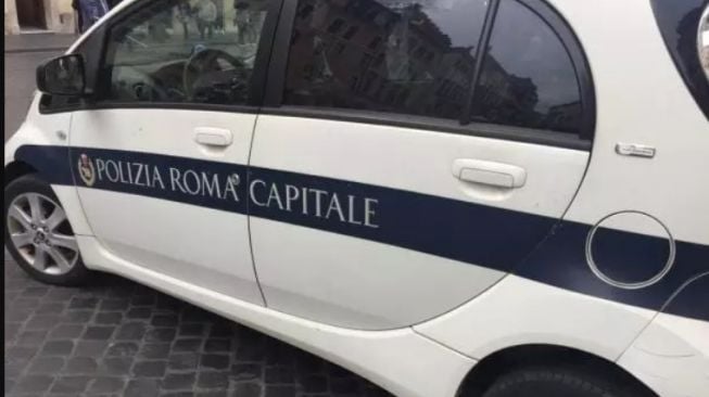 Ilustrasi mobil polisi di Kota Roma (wantedinrome)