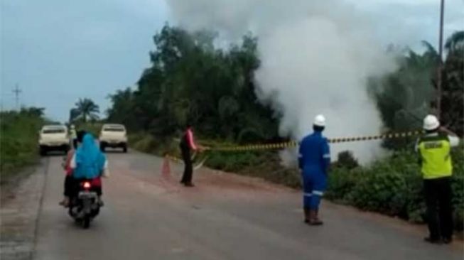 Pipa BOB PT BSP Bocor, Minyak Mentah Tumpah di Jalan Lintas Buton Siak