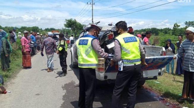 Jalan Berlubang di Sampang Ini Telah Sebabkan Dua Nyawa Melayang