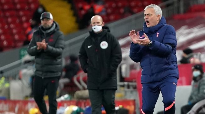 Sudah 'Parkir Bus' Tetap Saja Kalah, Mourinho Membela Diri