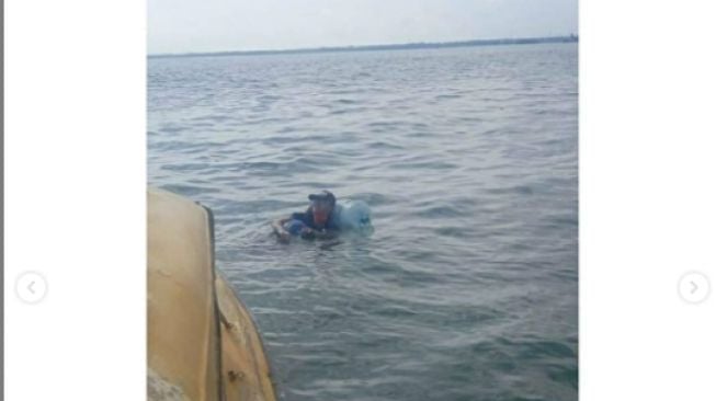 Cerita Dedik Menyeberangi Laut Pakai Galon, Mau Pulang ke Malang