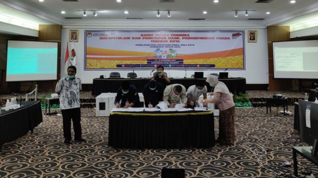 Sah! Hasil Pleno Rekapitulasi Suara KPU, Eri-Armuji Menang Pilkada Surabaya