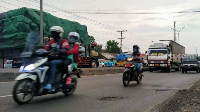 Lampu Mati Jalan Berlubang, Warga: Kalau Lewat Demak Rasanya Pingin Nyebut