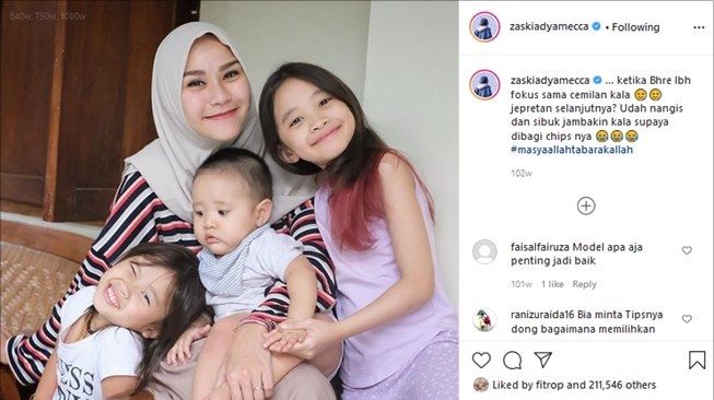 Zaskia Adya Mecca dan anak-anak. (Instagram/@zaskiadyamecca)