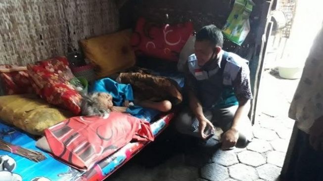 Pilunya Nasib Nenek di Kediri, Lumpuh Hidup Sebatang Kara di Gubuk Pula