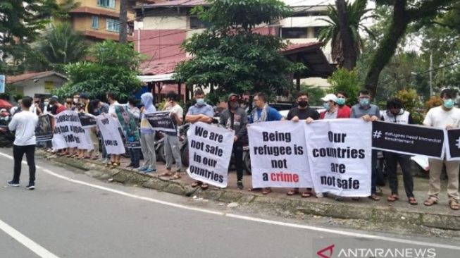 Empat Pencari Suaka Politik dari Timur Tengah Dipindahkan ke Jakarta