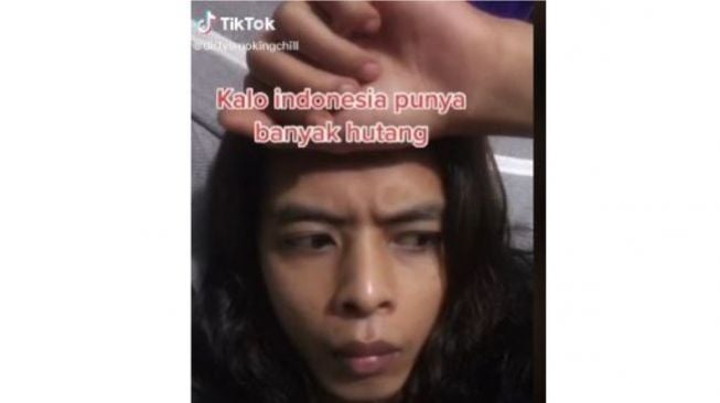 Seorang warganet memberikan solusi membayar utang negara.[jepretan TikTok]