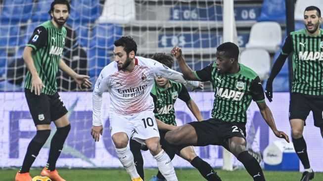 Hasil Liga Italia: Tundukkan Sassuolo, AC Milan Masih Bertengger di Puncak