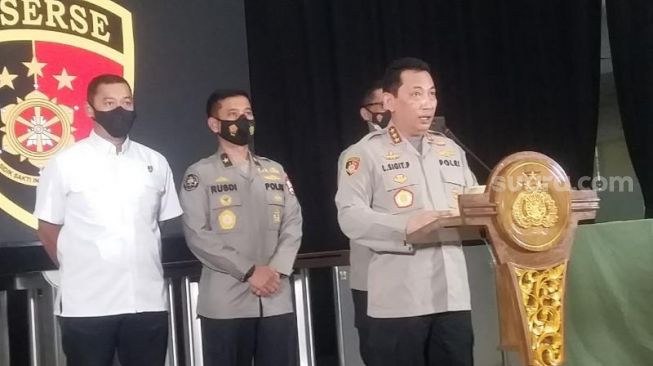 Kabareskrim Komjen Listyo Sigit Prabowo saat konferensi pers di Kantor Bareskrim Polri, Jakarta, Senin (21/12/2020). [Suara.com/Yosea Arga Pramudita]