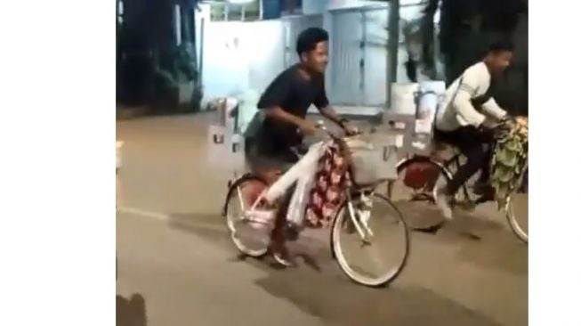 Heboh Aksi 'Starling' Adu Balap di Jalanan, Warganet: Real Bike for Work