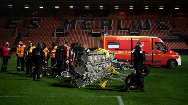 Tertimpa Lampu Stadion yang Ambruk, Petugas Klub Ligue 1 Prancis Tewas