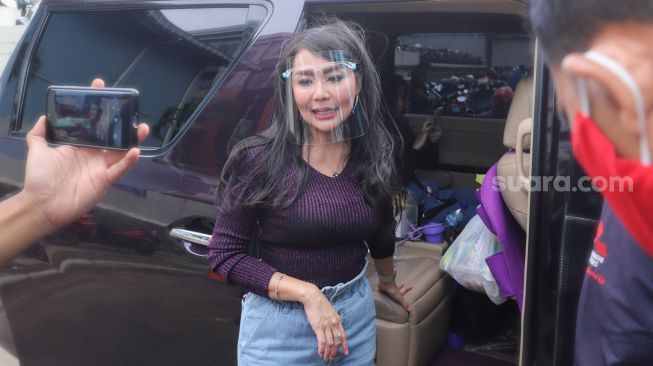 Mempesona Awet Muda Bak ABG, Intip 8 Potret Liburan Tessa Kaunang