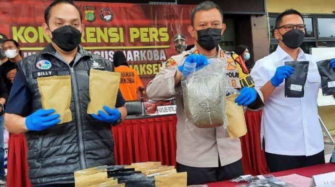 Tangkap Pengedar di Cipete, Polisi Gagalkan Peredaran Susu Ganja dari Aceh