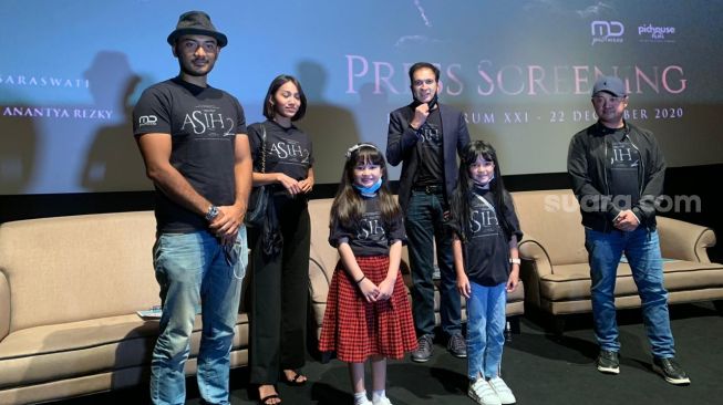 Para aktor, sutradara dan produser film Asih 2. [Evi Ariska/Suara.com]