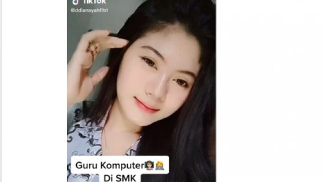 Masih Muda dan Cantik, Guru Komputer di SMK Ini Viral