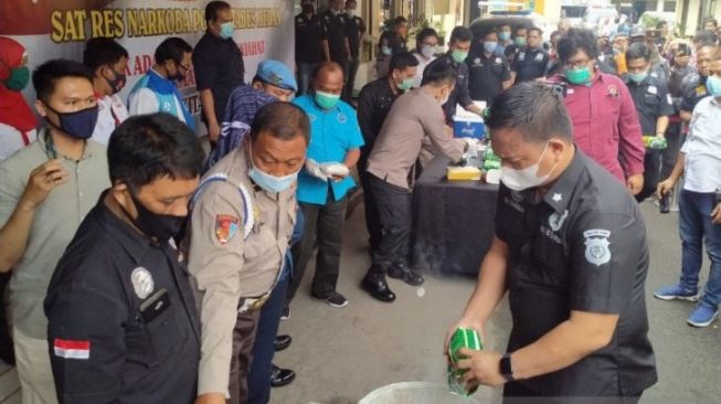 Musnahkan Barang Bukti, Polrestabes Medan Rebus 30 Kg Sabu