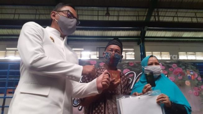 35 Tahun Menikah, Pasutri Asal Bogor Ini Baru Punya Buku Nikah