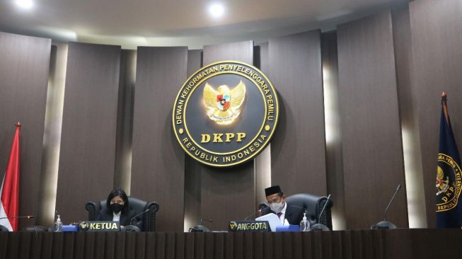 Buntut Laporan Ketum PKR, DKPP Bakal Periksa Seluruh Anggota KPU Dan Bawaslu RI Hari Ini