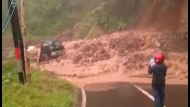 Jalur Wisata Selatan Rawan Longsor, BPBD Garut: Hindari jika Hujan Lebat