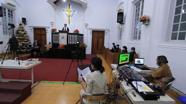 Misa Malam Natal Gereja di Bandar Lampung Patuhi Protokol Kesehatan